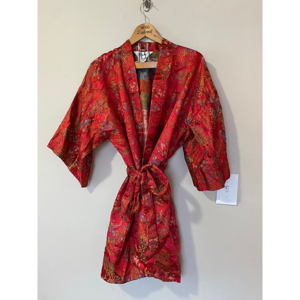 Jade red gold brocade Japanese robe / kimono Hong Kong